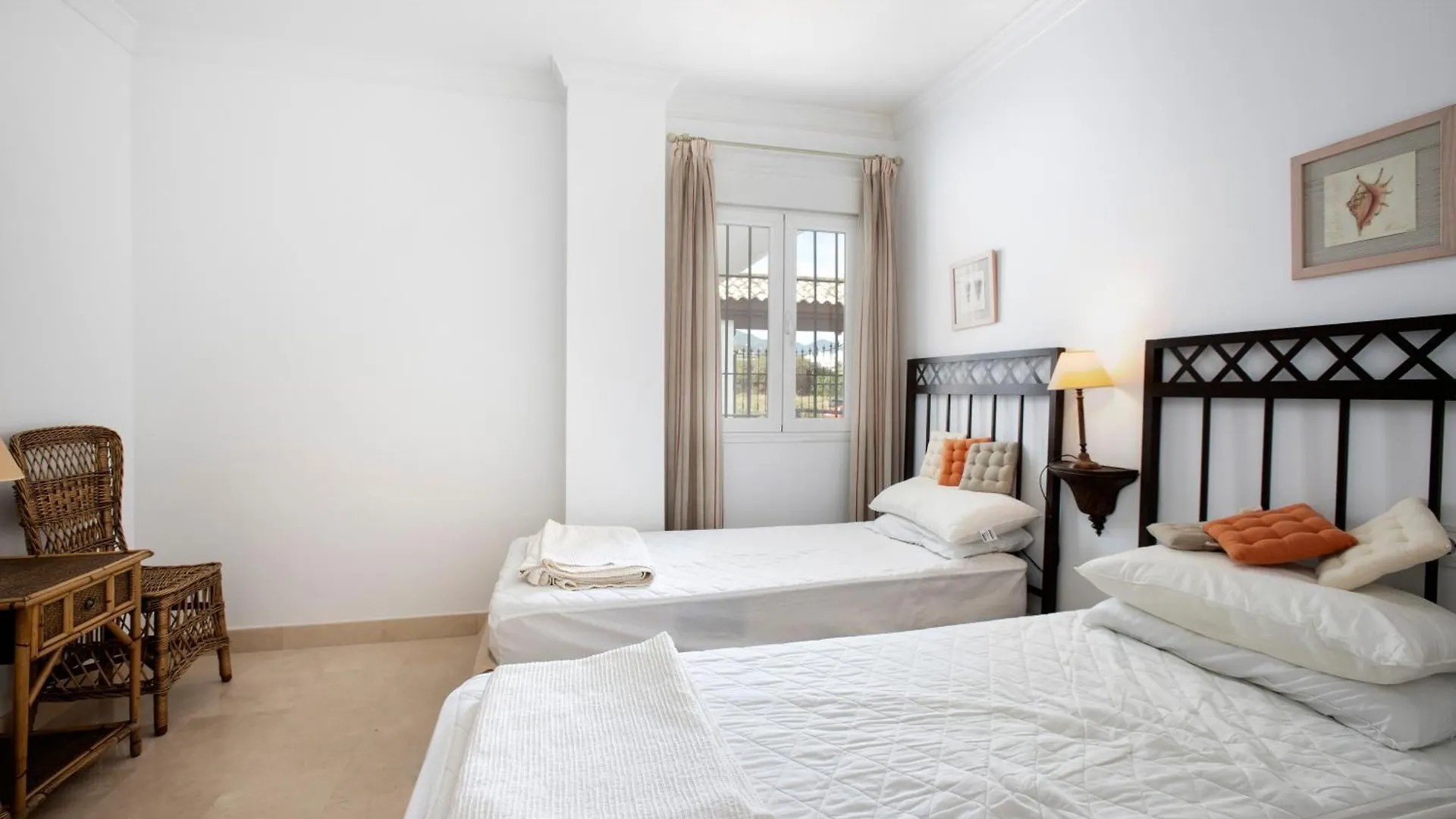 La Gavia Beach Side 2 Bedroom Apartment - San Pedro Marbella