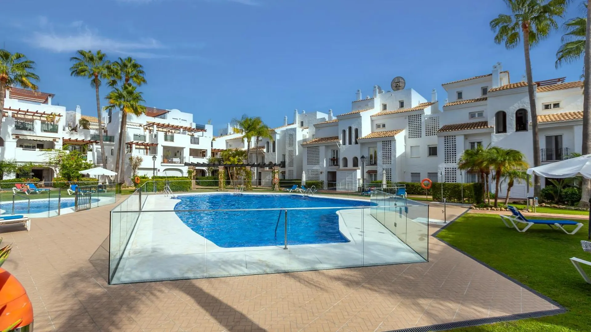 La Gavia Beach Side 2 Bedroom Apartment - San Pedro Marbella