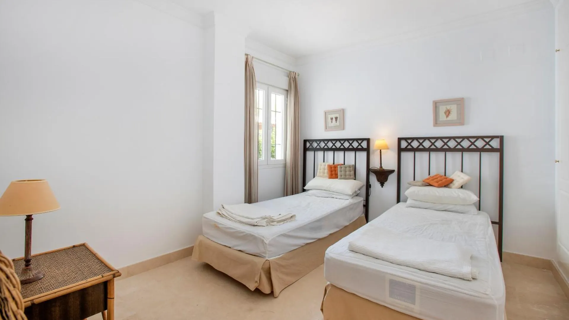 La Gavia Beach Side 2 Bedroom Apartment - San Pedro Marbella