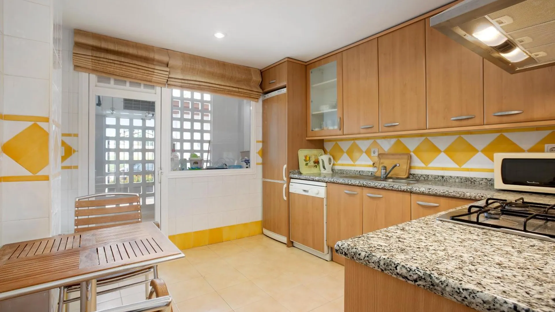 La Gavia Beach Side 2 Bedroom Apartment - San Pedro Marbella